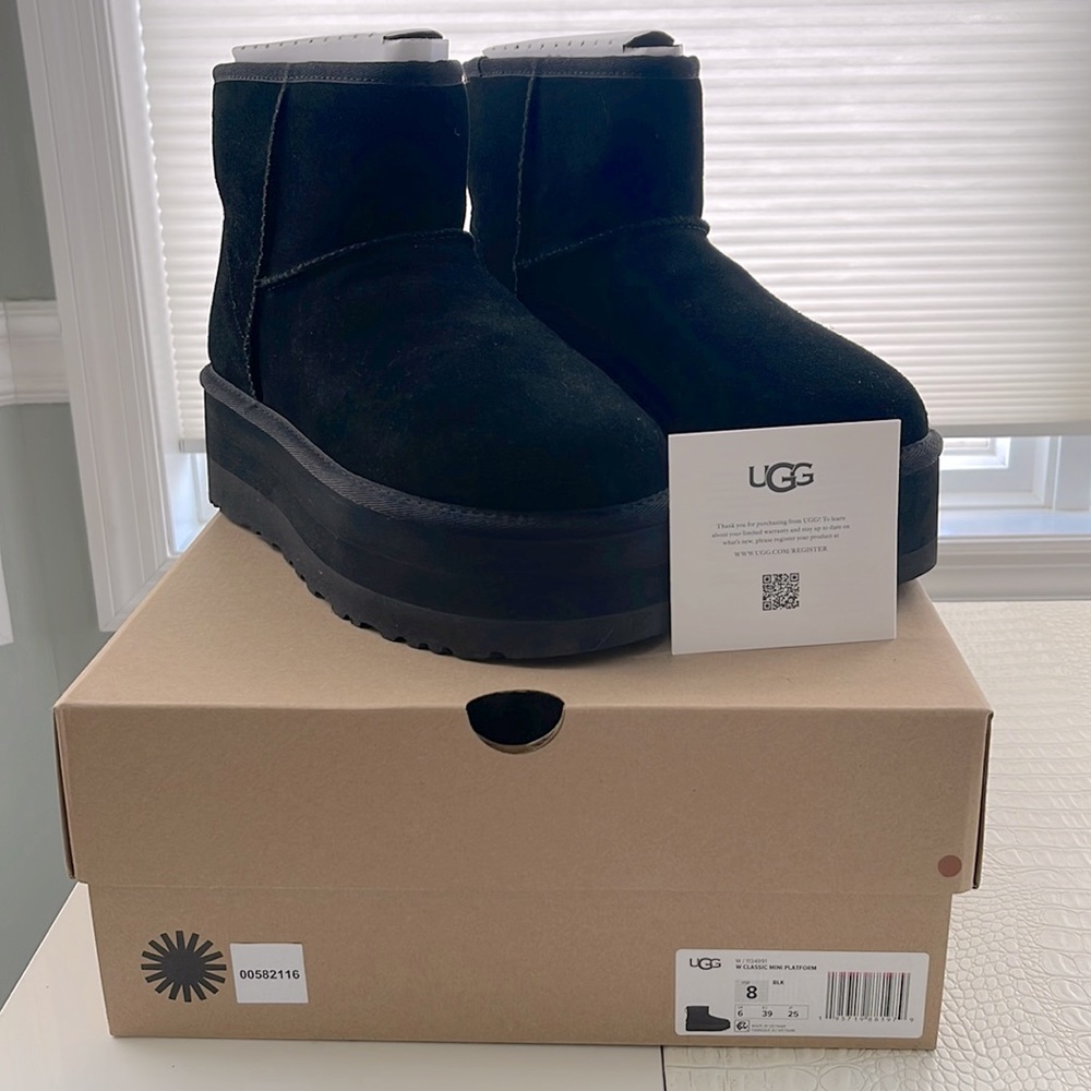 Ugg® All-Gender Classic Mini Platform Boot - Black